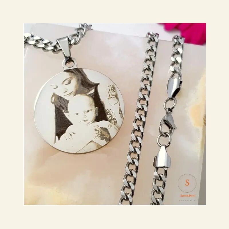 Collar con colgante grabado fotográfico en plata