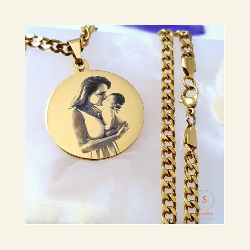 Necklaces with Photo Engraving Ladies Pendant Gold