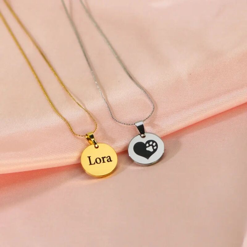 Children's necklace with letter and image engraving