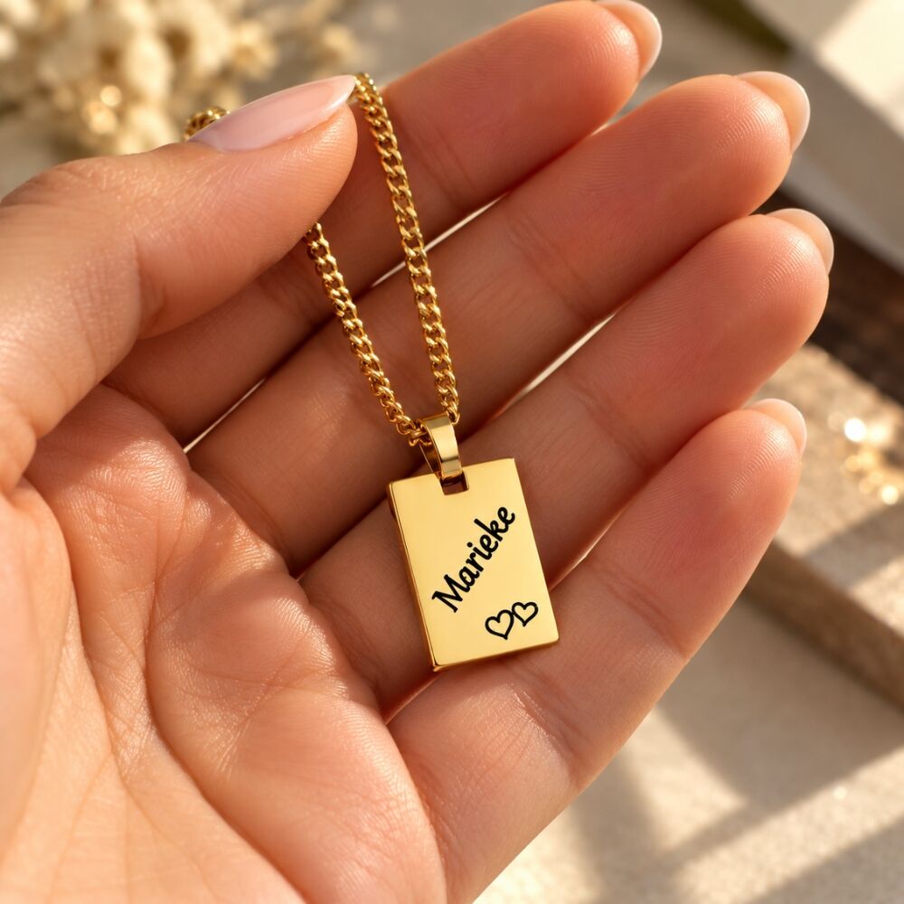 Gepersonaliseerde vierkante hanger met ketting graveren