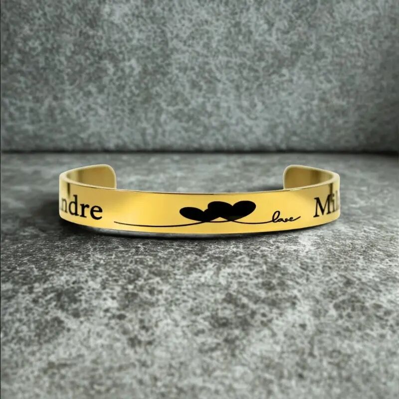 Liefdes armband met namen Titanium graveren