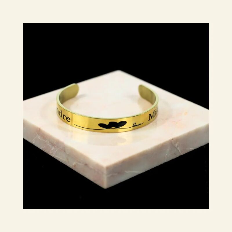 Liefdes armband met namen Titanium graveren
