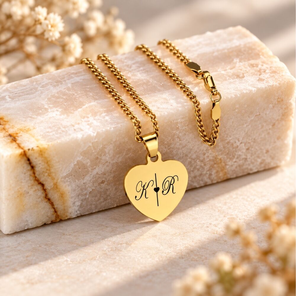 Halskette Initialen goldfarben Kette mit Herz 2 Initialen gravieren Herz mit Kette