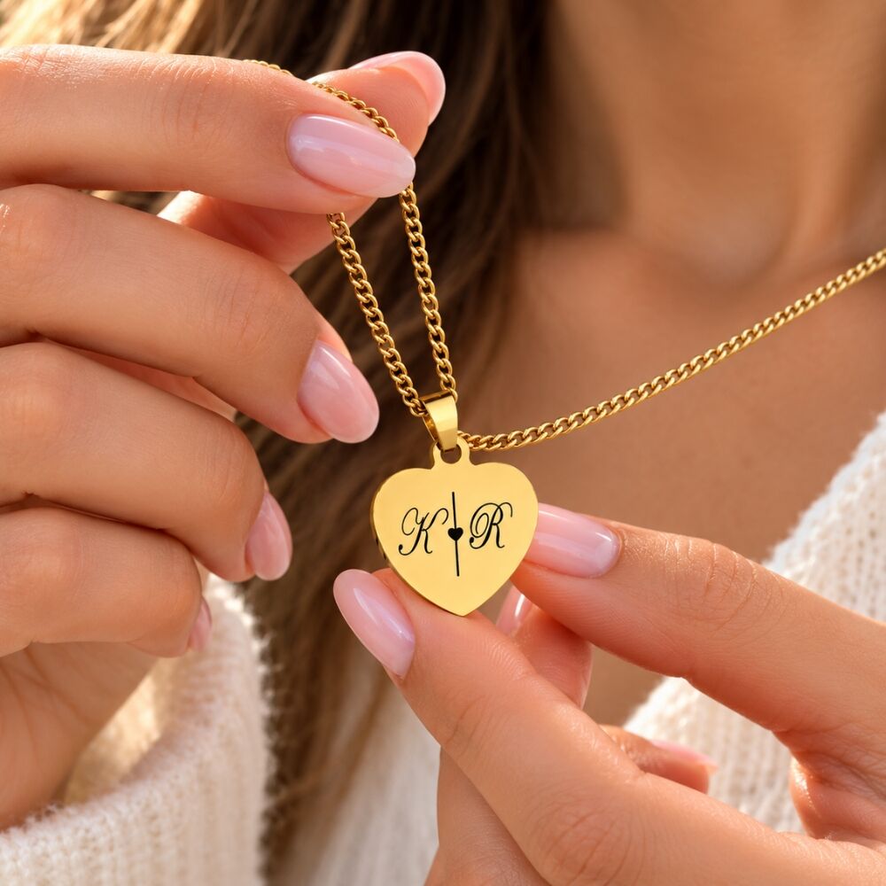 Kette Initialen goldfarben Kette mit Herz 2 Initialen gravieren Herz mit Kette 3