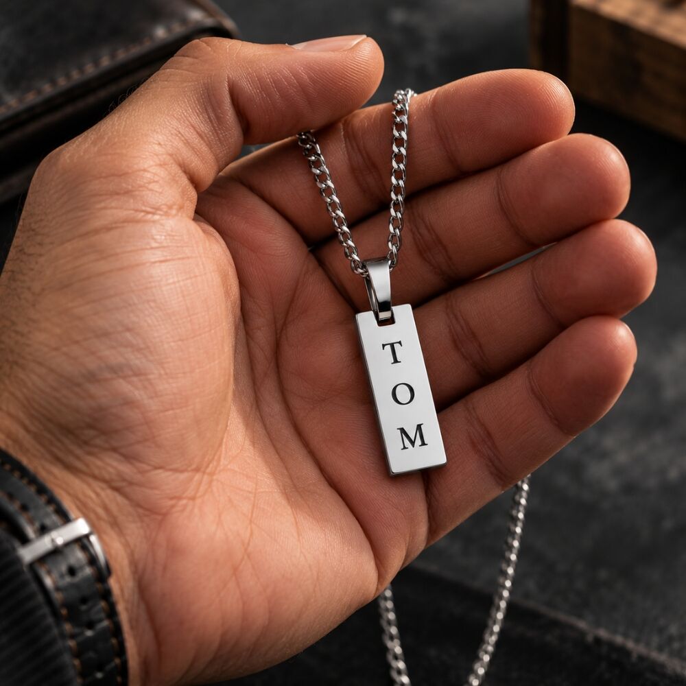 Grabado de barra de collar personalizada con nombre para hombre