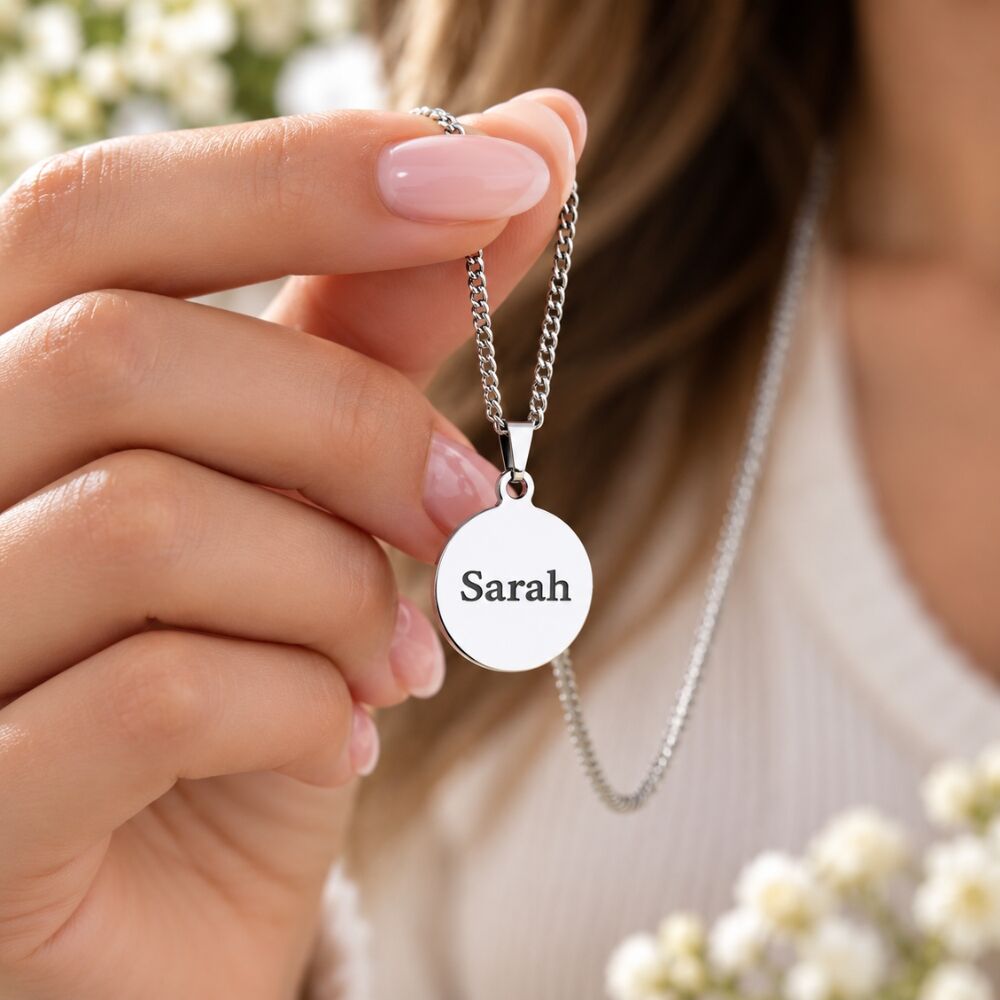 Ketting met naam zilver kleurig gegraveerd Zilveren hanger Sama24.nl