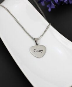 Dames ketting graveren | hartje met naam of tekst Titanium zilveren kleur